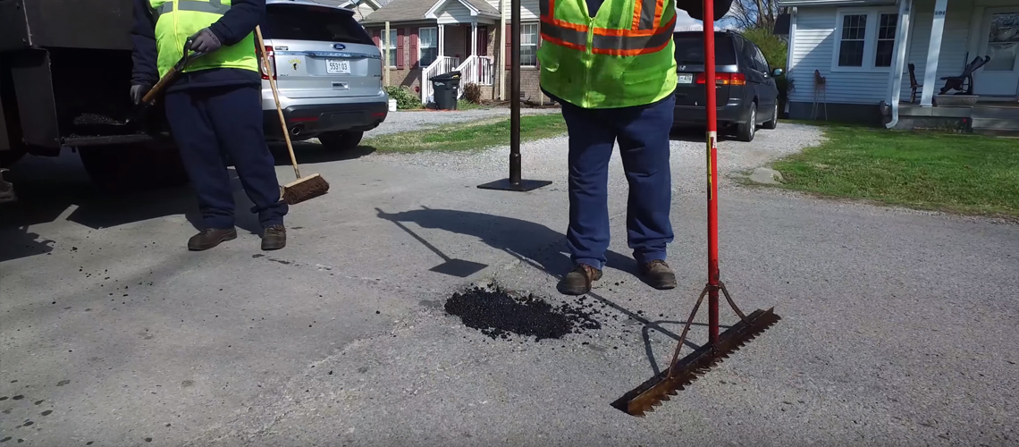 Nashville Metro pothole crew